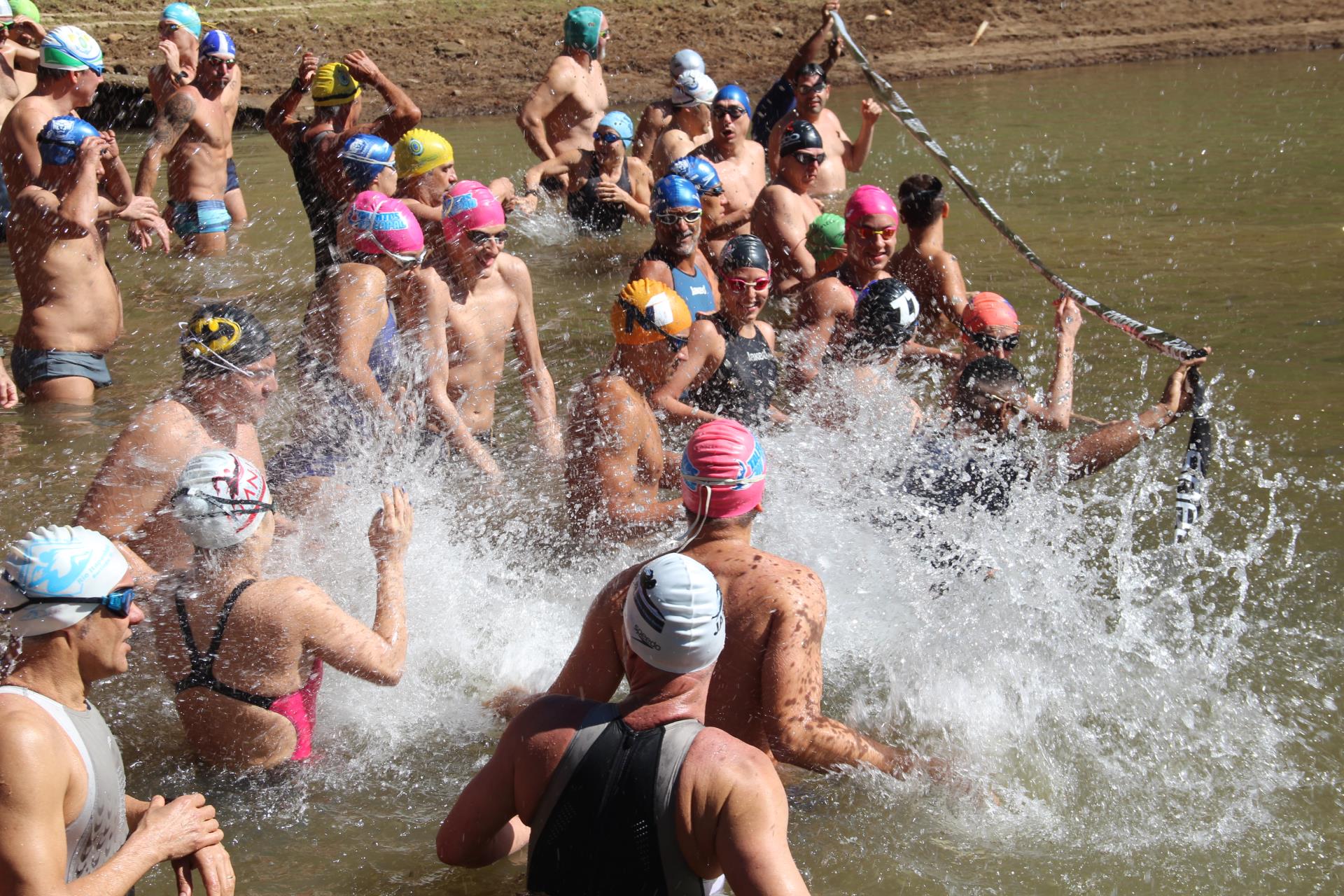 Irmãos Trancoso ganham Maratona Aquática do Capivari em Campina