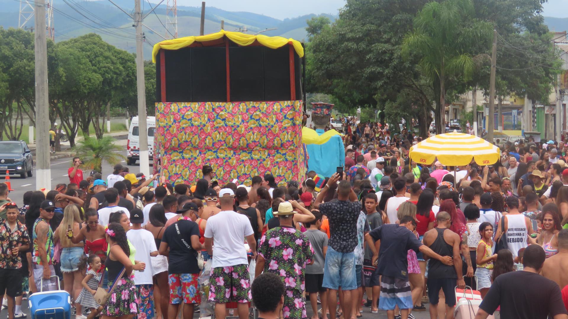 G1 - Comunidade Hare Krishna faz retiro de carnaval em Pinda, SP