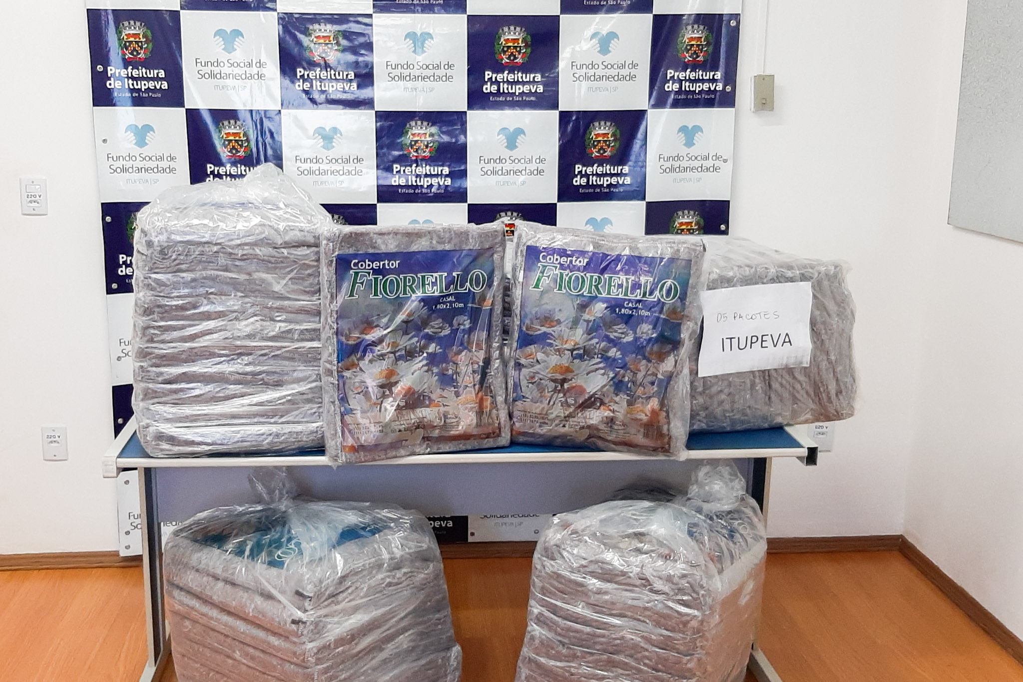 DOA&Ccedil;&Atilde;O DE COBERTORES (2)
