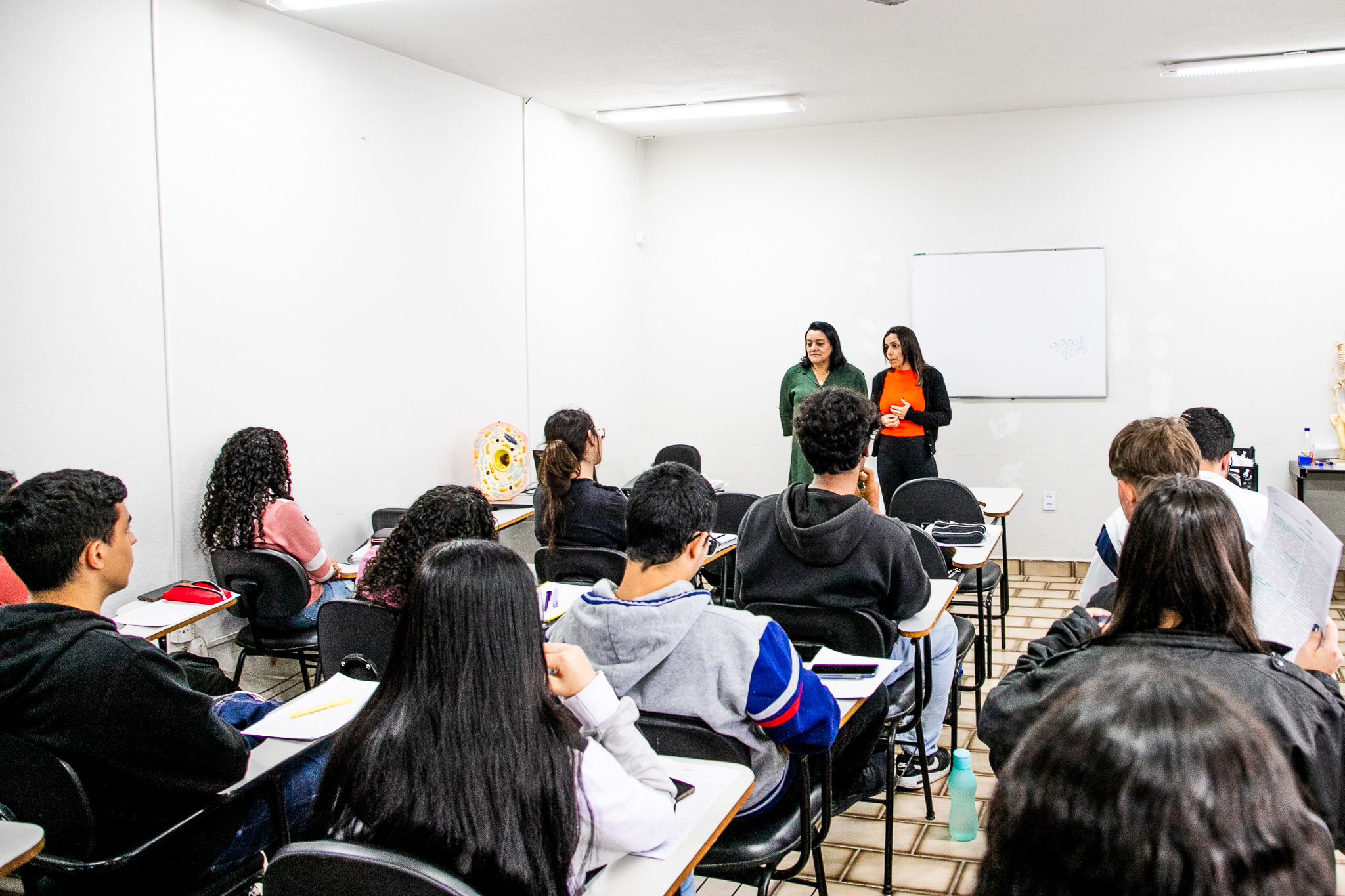 FOTO CURSINHO SOLIDÁRIO (2)