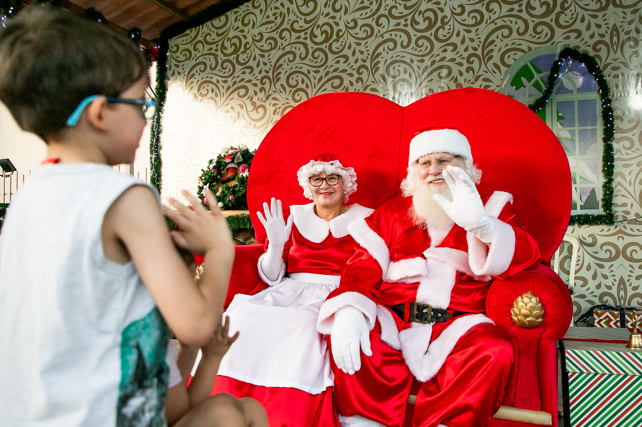 FOTOS COM PAPAI E MAMÃE NOEL (6)