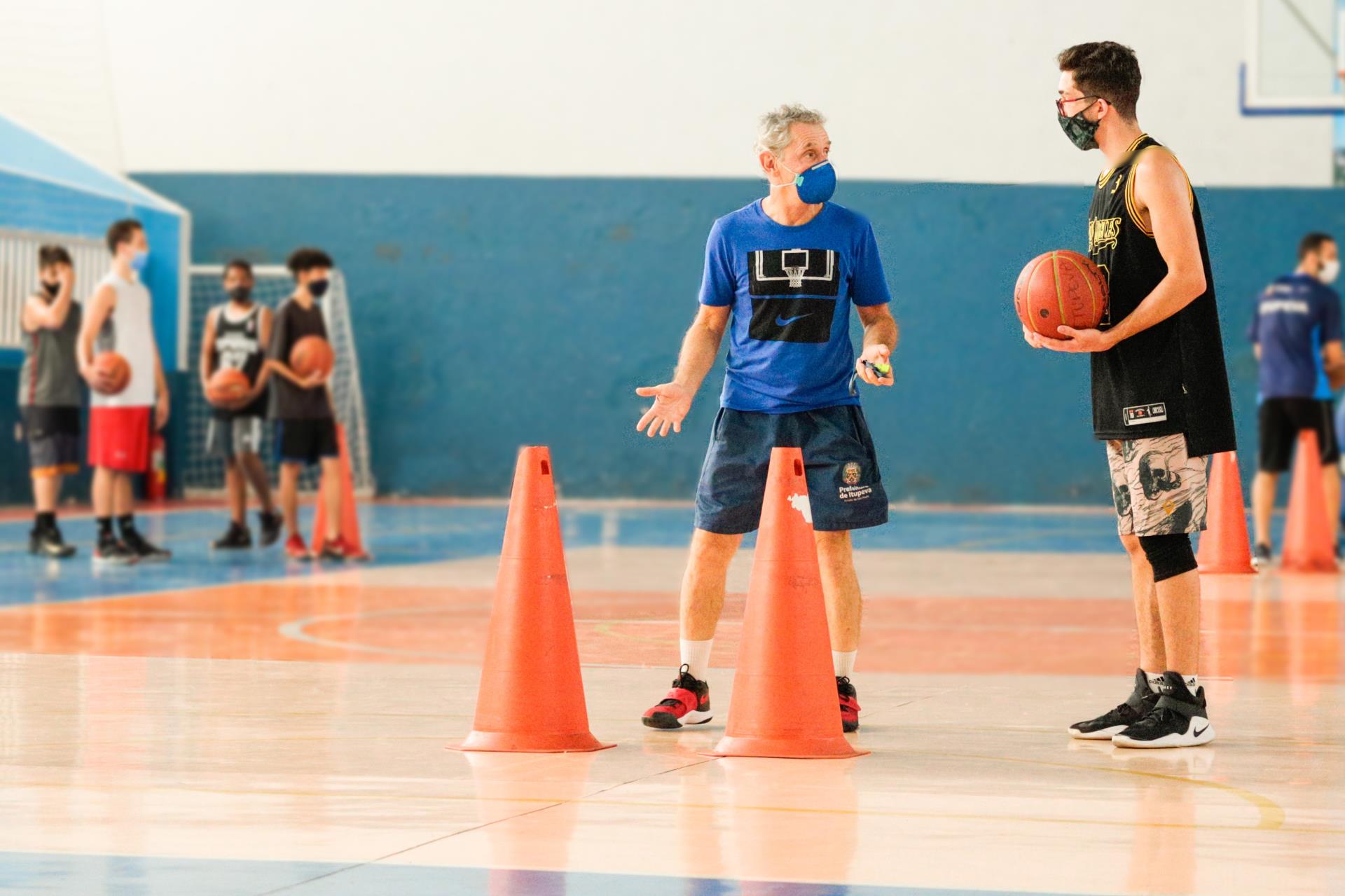 Basquete masc. Victor Hugo Crisol Donha_