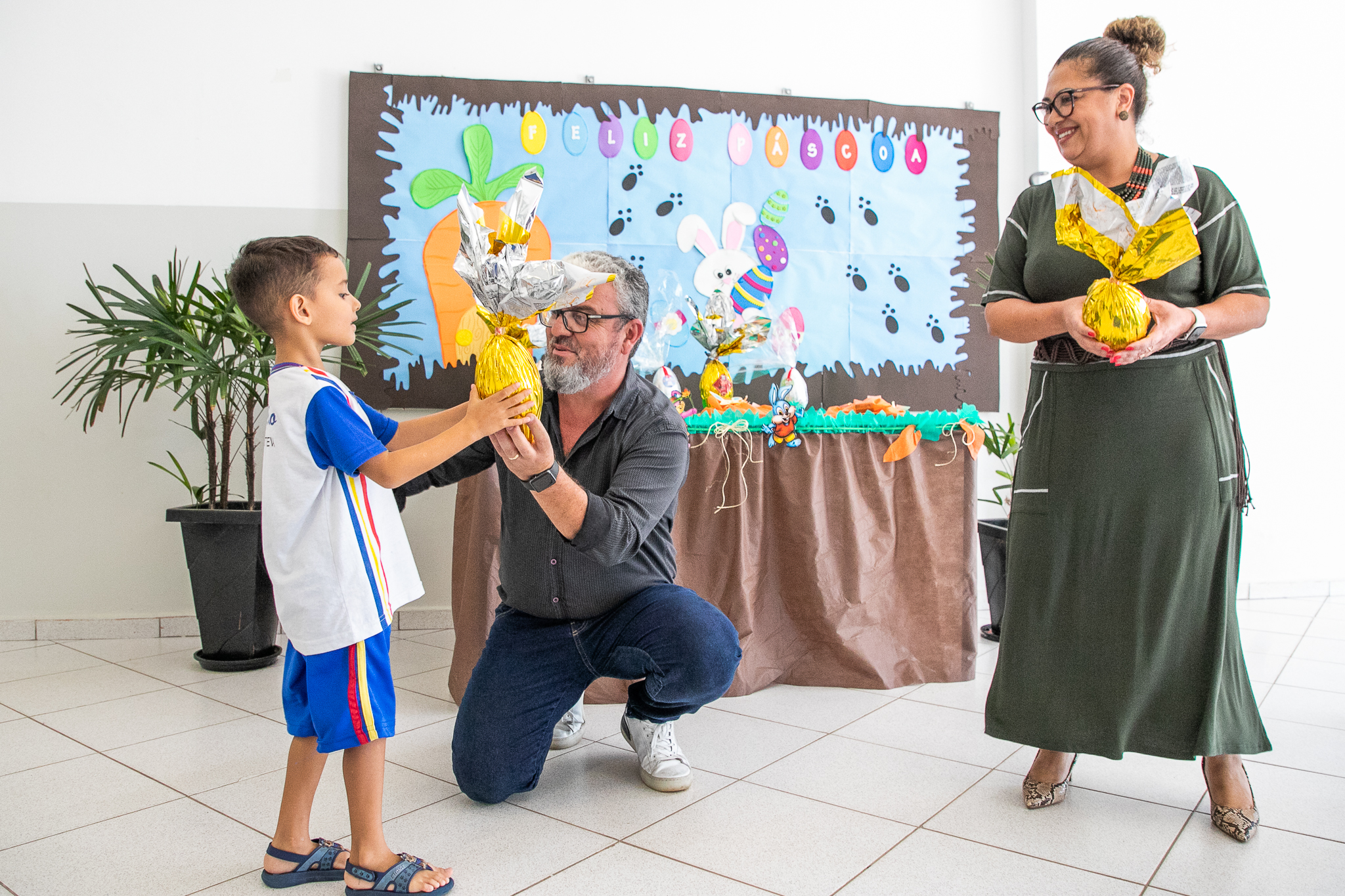 Entrega-ovos-educação