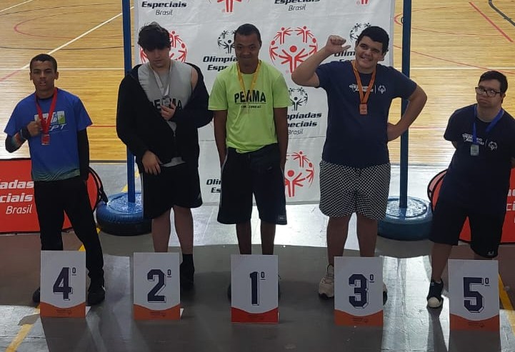 100m rasos Enzo 4° lugar