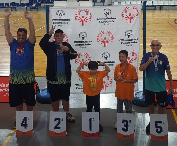 Lançamento de pelota masculino João Cláudio  5° lugar, Rafael 4° lugar e Lucas 2° lugar