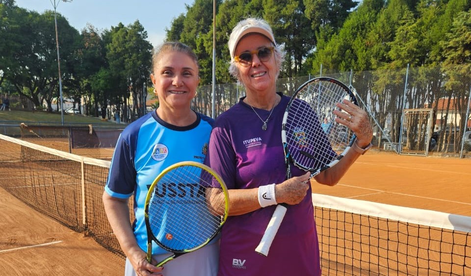 Tenis f