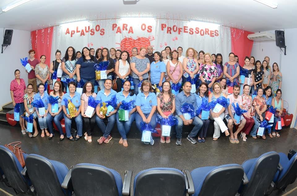 QUADRA CELEBRA DIA DO PROFESSOR