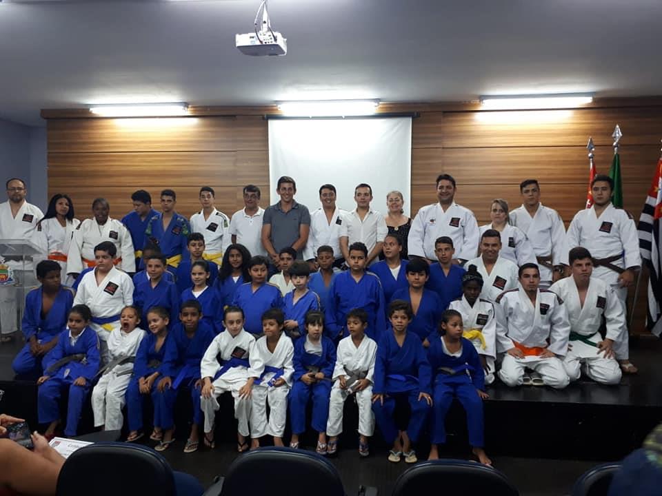 TROCA DE FAIXAS DOS PROJETOS DE JUDO