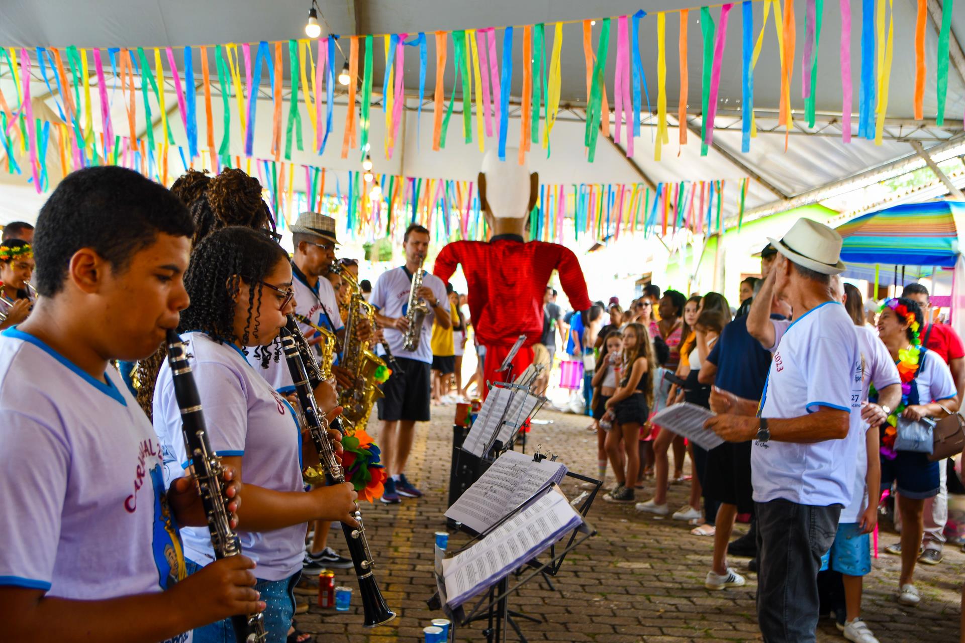 Primeiro fim de semana de pré-Carnaval movimenta distritos de Itabirito