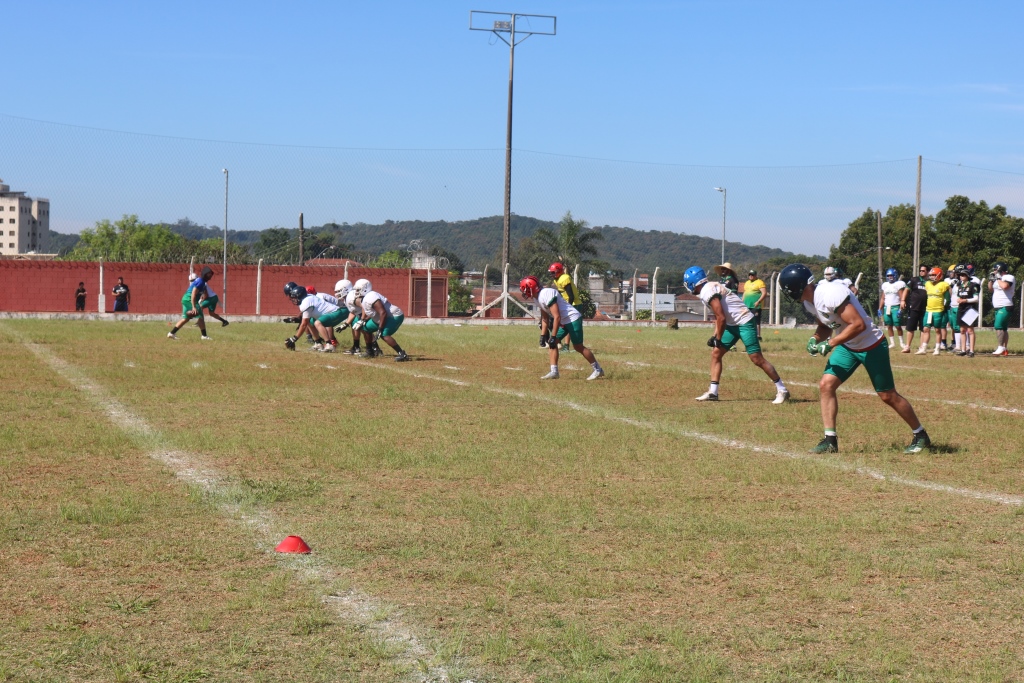 Seleção Brasileira de Futebol Americano faz treino aberto em Itapecerica da  Serra - Itapecerica da Serra