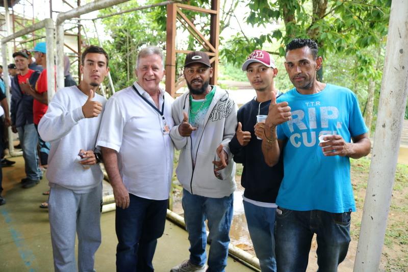 Confraternização Frente