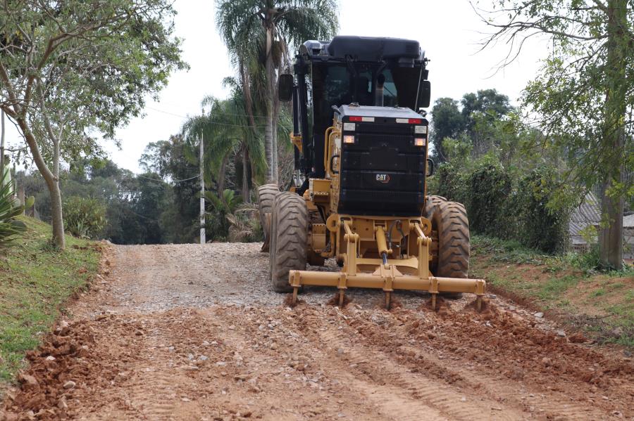 Cuidado com as estradas rurais é prioridade em Mandirituba