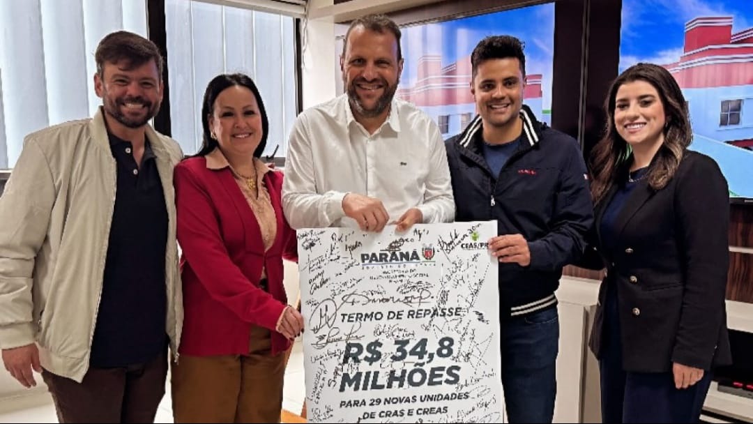 Mandirituba terá novo CREAS: prefeito participa de assinatura da obra na capital
