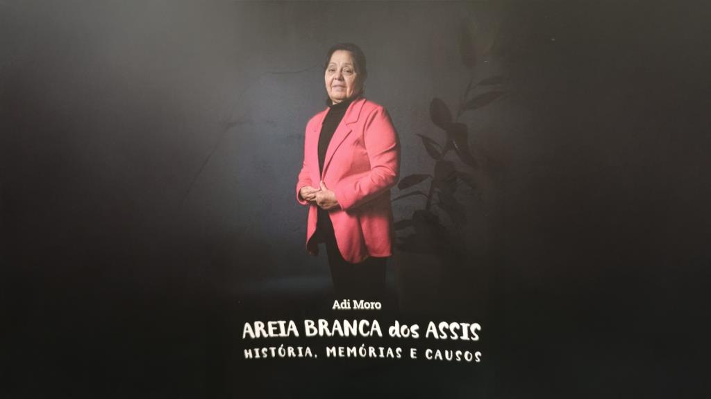 Mandiritubense lança livro que resgata histórias e memórias de Areia Branca dos Assis