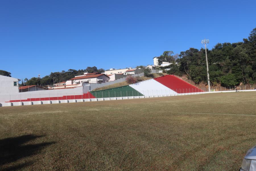 PREFEITURA DE SERRA NEGRA REALIZA AMPLA RECUPERAÇÃO NO ESTÁDIO MUNICIPAL