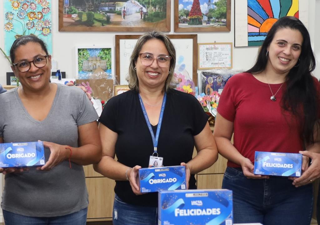 Prefeitura fez entrega bombons aos servidores municipais