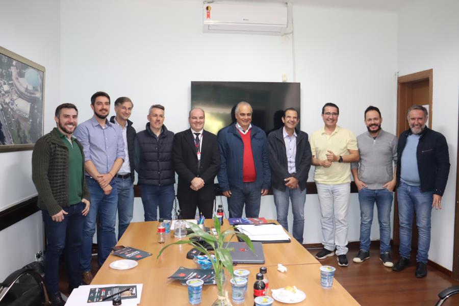 Prefeitos debatem manutenção da Santa Casa Anna Cintra como referência regional de saúde