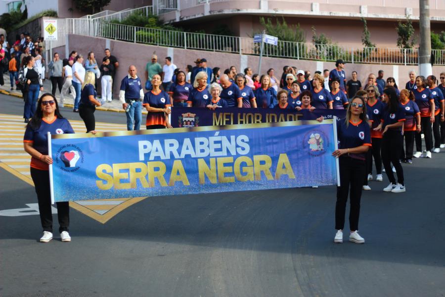Serra Negra celebrou 197 anos com desfile cívico