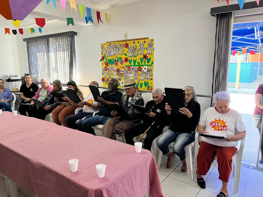 PROJETO CASA DIA ENCERRA SEMESTRE COM CONFRATERNIZAÇÃO NO CRAS