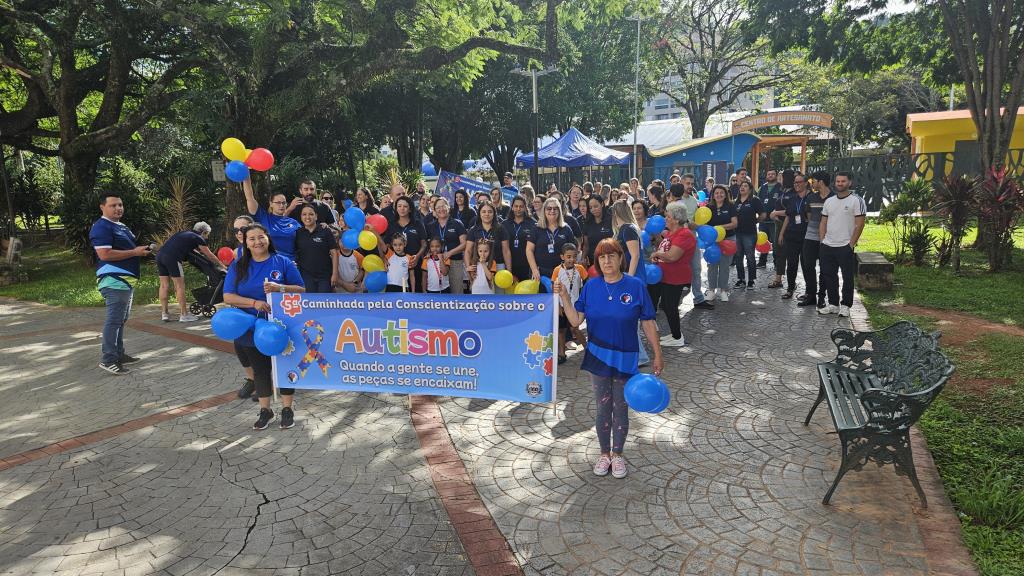 Fundo Social e Prefeitura promovem Caminhada pela Conscientização sobre o Autismo