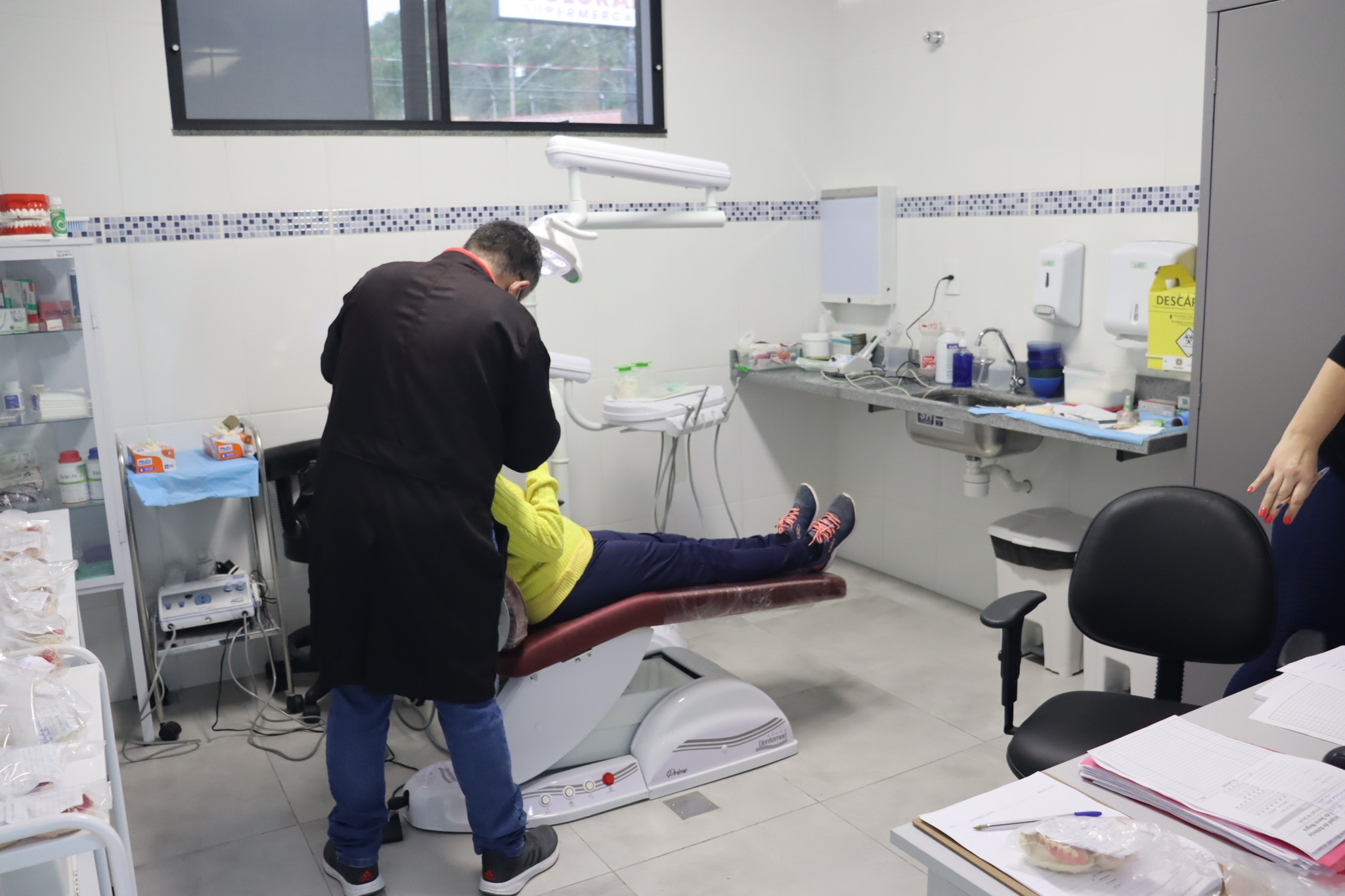 PREFEITURA REALIZA PREPARAÇÃO,MOLDAGEM E ENTREGA DE PRÓTESES DETÁRIAS NO SÁBADO