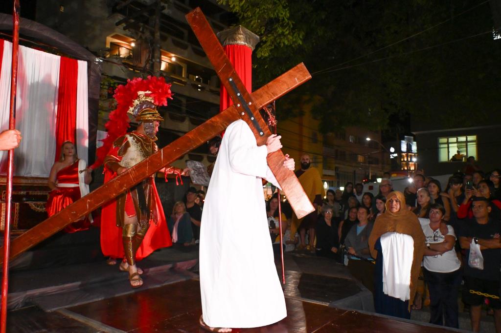 Prefeitura de Serra Negra se reúne com elenco da encenação da Paixão de Cristo em Serra Negra