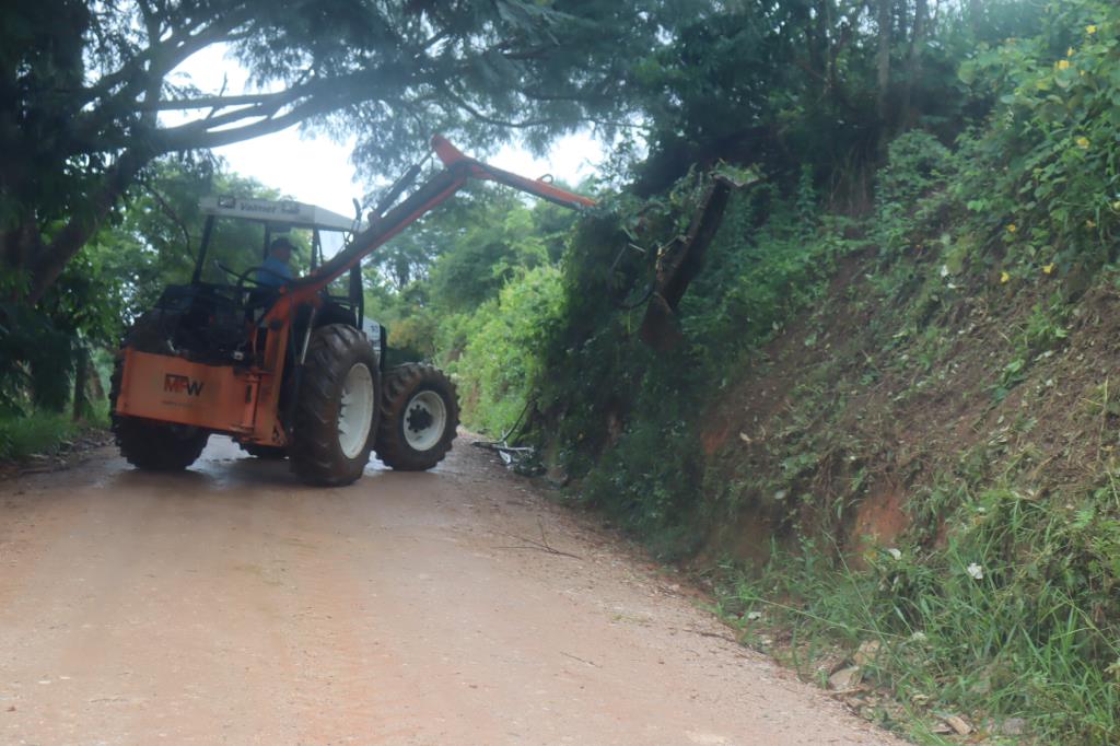 SERVIÇOS DE ZELADORIA ESTÃO POR TODA DA CIDADE