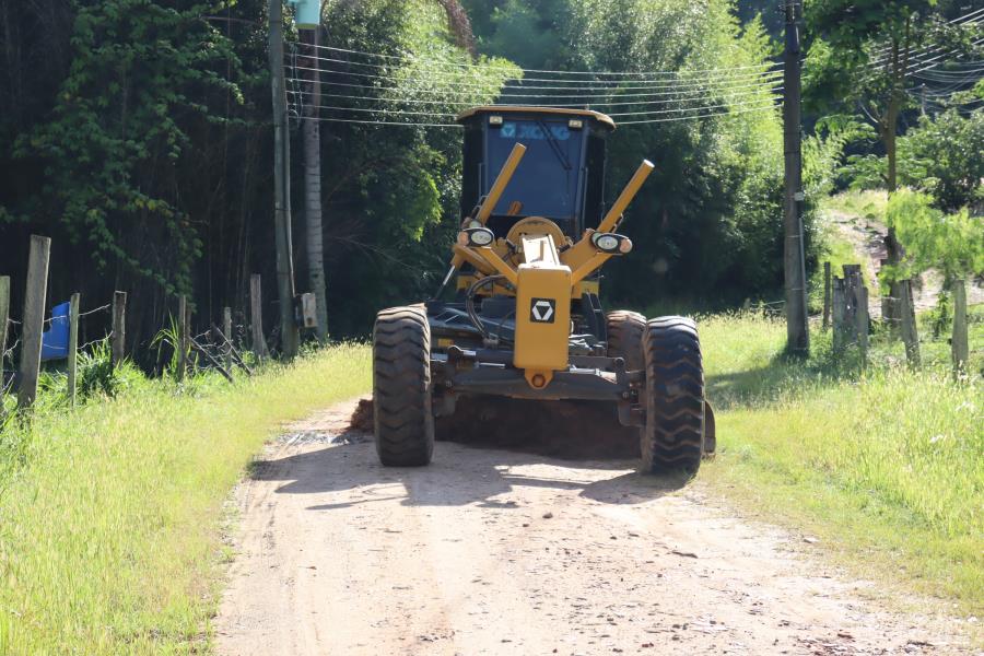 PREFEITURA REALIZOU MANUTENÇÃO EM VIA NO BAIRRO SÃO LUIZ