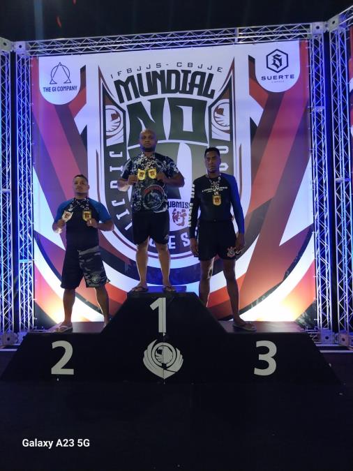 ATLETAS REPRESENTANDO SERRA NEGRA CONQUISTAM MEDALHAS