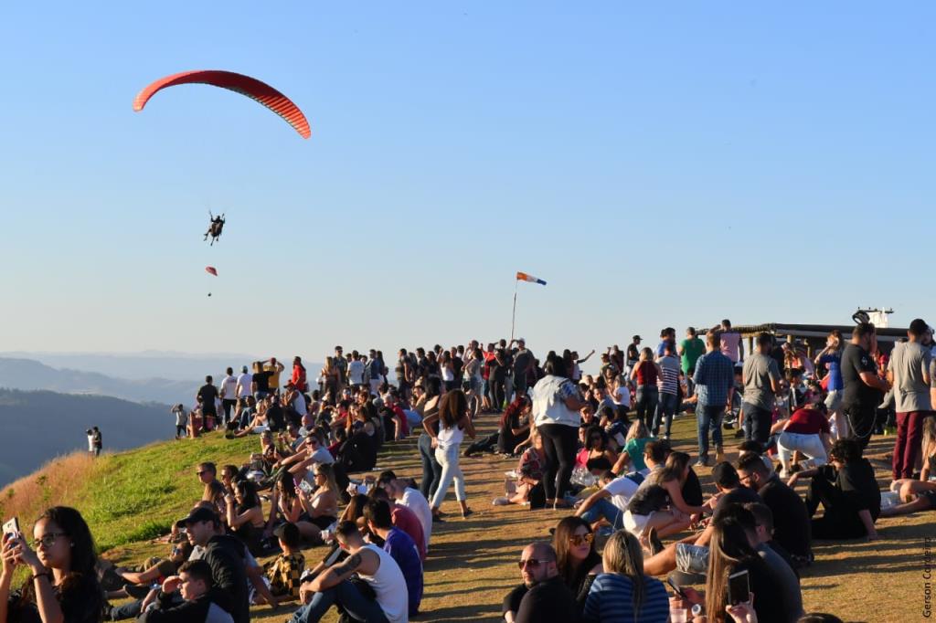 Prorrogado prazo da permissão de uso do Alto da Serra ao Clube do Voo