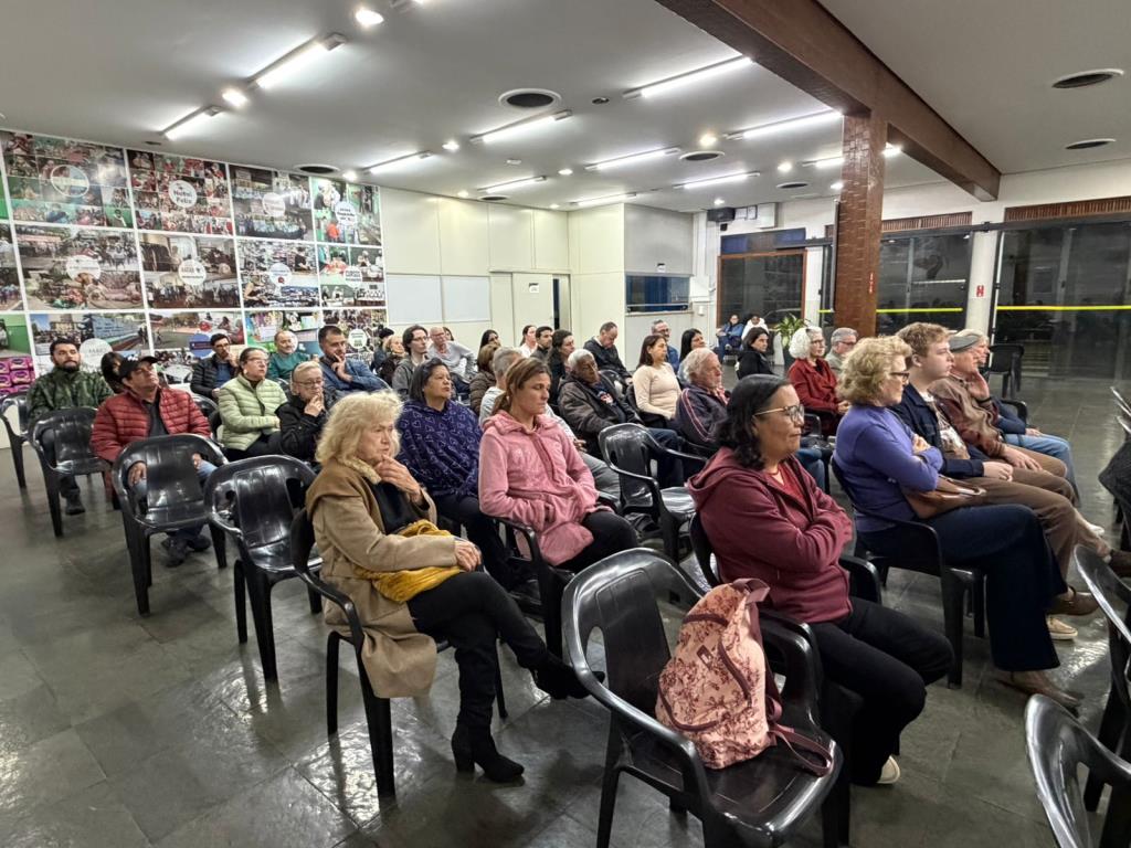 Palestra “Ninguém está só: conexão, cuidado e presença” reúne público em noite de acolhimento em Serra Negra