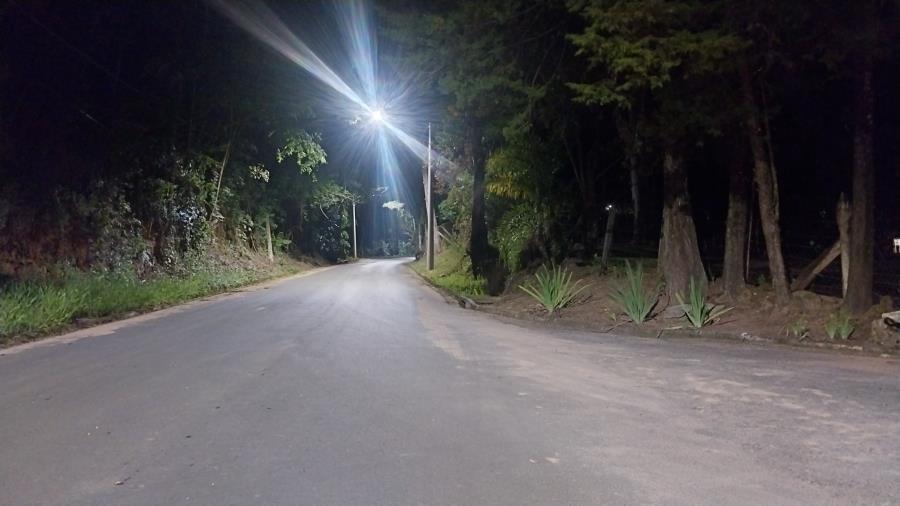 PREFEITURA ESTÁ INSTALANDO LUMINÁRIAS COM TECNOLOGIA LED EM DIVERSAS LOCALIDADES DE SERRA NEGRA