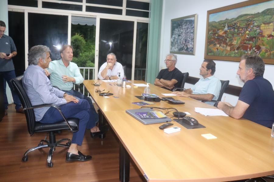Iniciadas tratativas para realização em Serra Negra de evento pioneiro de automobilismo