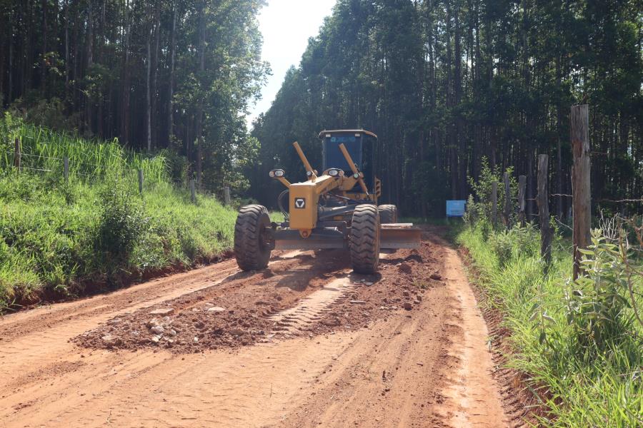 VIA NO BAIRRO DOS LEAIS ESTÁ EM MANUTENÇÃO