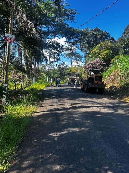 PREFEITURA DE SERRA NEGRA INICIA OPERAÇÃO TAPA-BURACOS NO ANTIGO TRECHO DA ESTRADA MUNICIPAL BASÍLIO SILOTTO