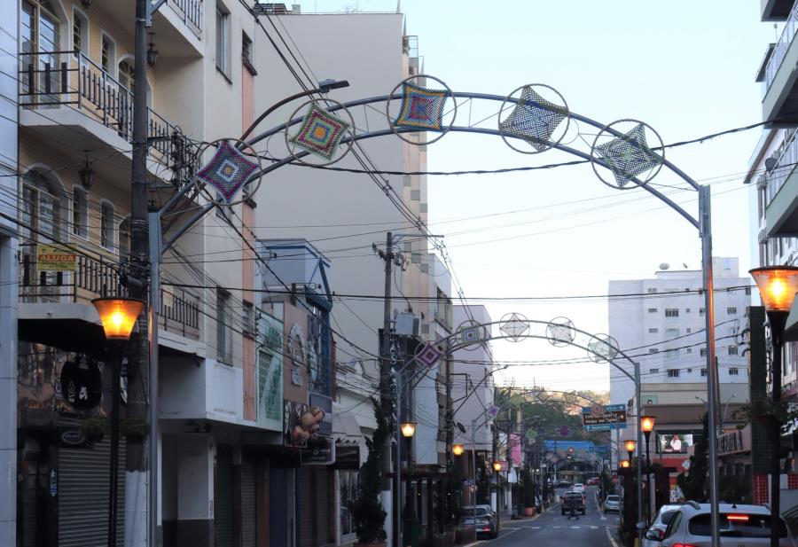 Arcos decorados na Rua Coronel Pedro Penteado