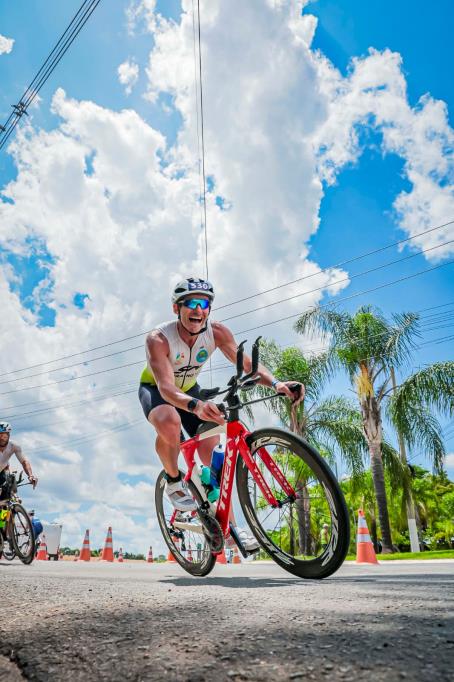 Triatletas de Serra Negra se destacaram em Holambra