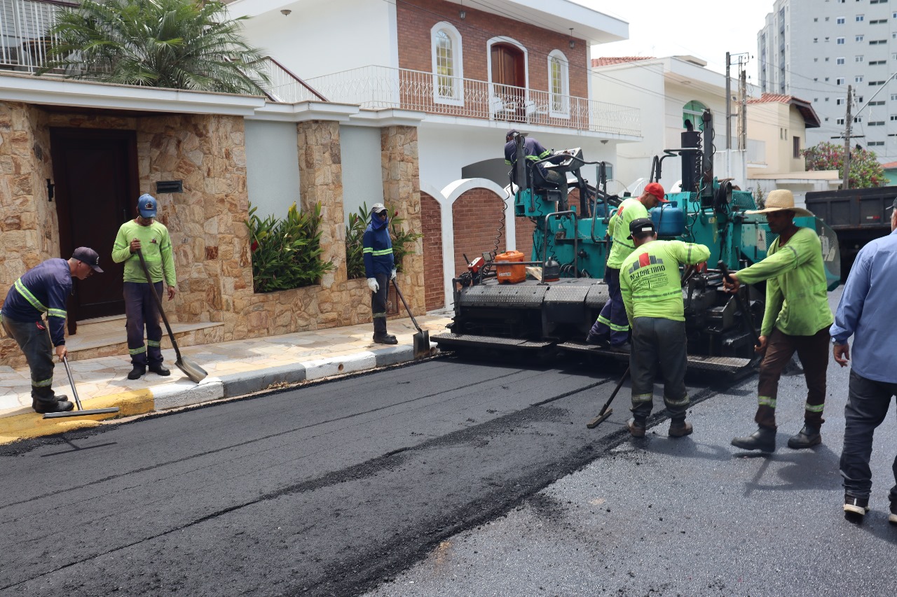 PREFEITURA DE SERRA NEGRA REALIZOU O RECAPEAMENTO ASFÁLTICO DE RUAS NO CAMPO DO 7