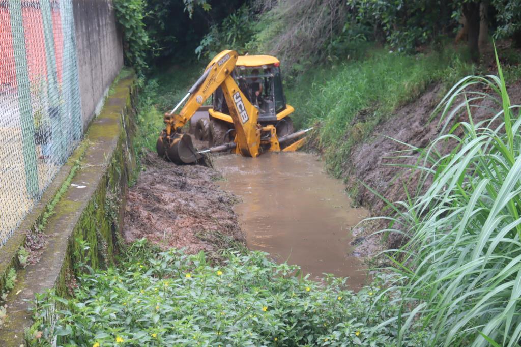 PREFEITURA MANTÉM OS SERVIÇOS DE ZELADORIA EM TODA A CIDADE
