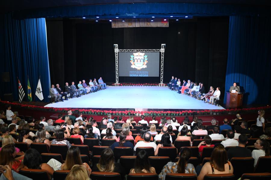 CERIMÔNIA DE INAUGURAÇÃO DO CENTRO ADMINISTRATIVO FOI EMOCIONATE