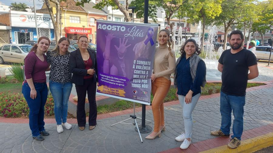 Assistência Social distribui informativo sobre violência contra a mulher