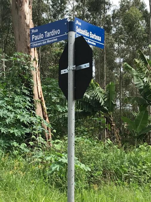 Colocação de Placas com nomes de ruas no Bairro Campos Elíseos