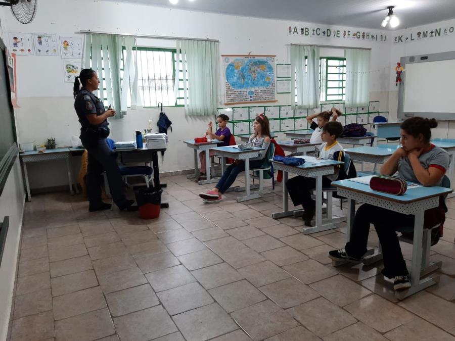 Curso do PROERD na Escola Dante do Patrimônio