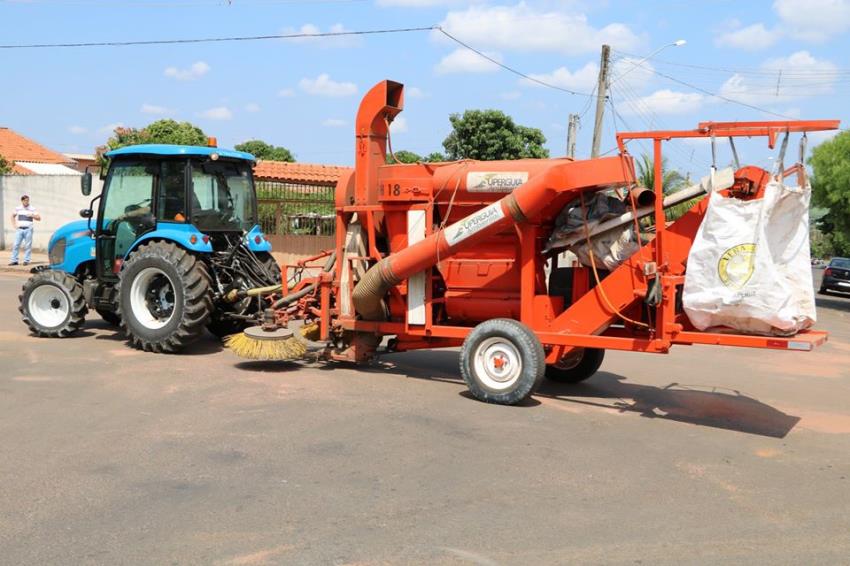 Varredeira Mecânica iniciou os trabalhos de limpeza na cidade