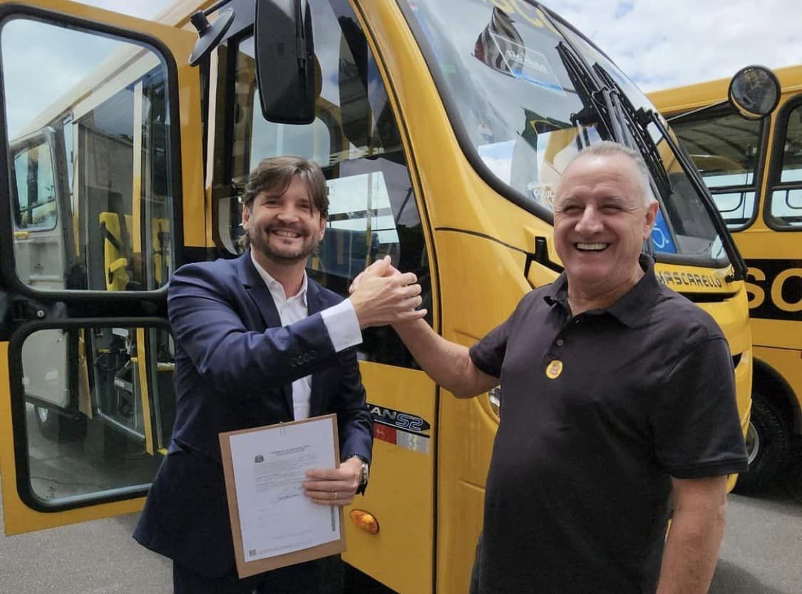 Igaratá recebe ônibus zero km reforçando o conceito de educação com qualidade