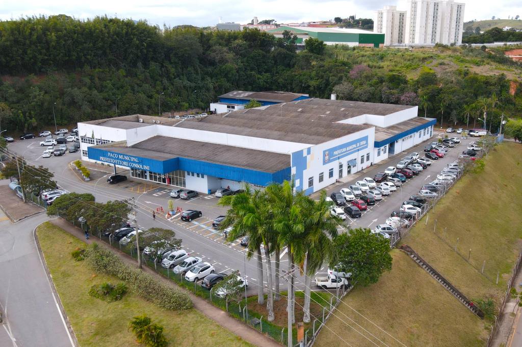 Serviços municipais: O que abre e fecha no feriado da Páscoa 2026