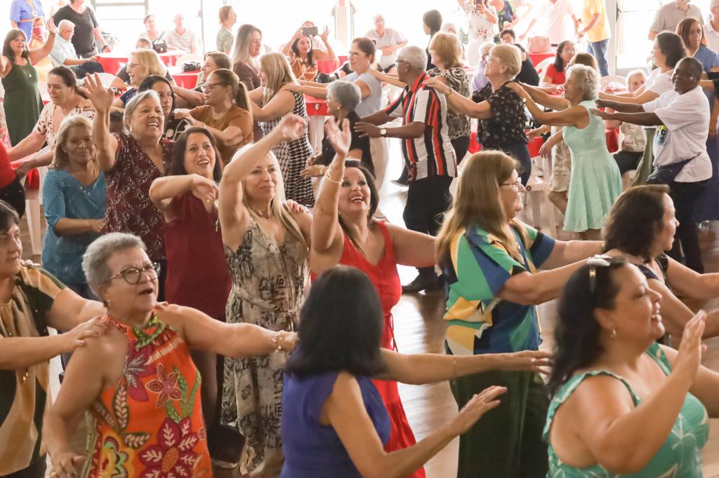 CCI amplia programação com aulas de Balé Clássico e Jazz para a Melhor Idade