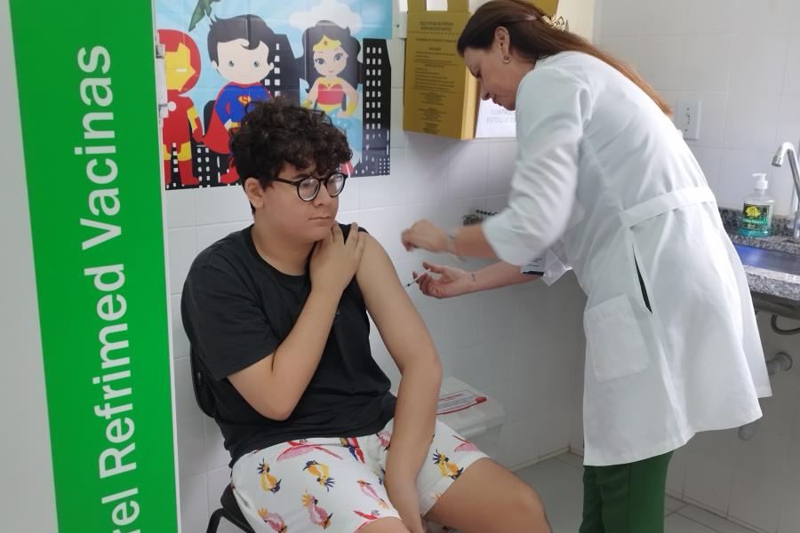 Dengue: vacinação de crianças e adolescentes está com agendamento completo