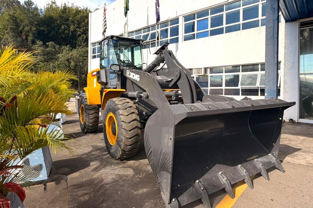 Itatiba amplia frota agrícola com chegada de nova pá carregadeira