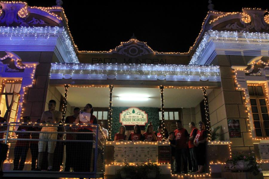 Natal Iluminado tem Três Tenores e Caminhada com Papai Noel no Centro na noite desta sexta (13/12)